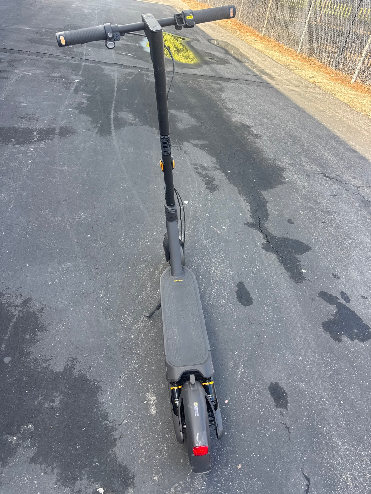 Segway Ninebot Max G2 Electric Scooter - 43 Mile Range, 22 MPH, Apple Find My - Black