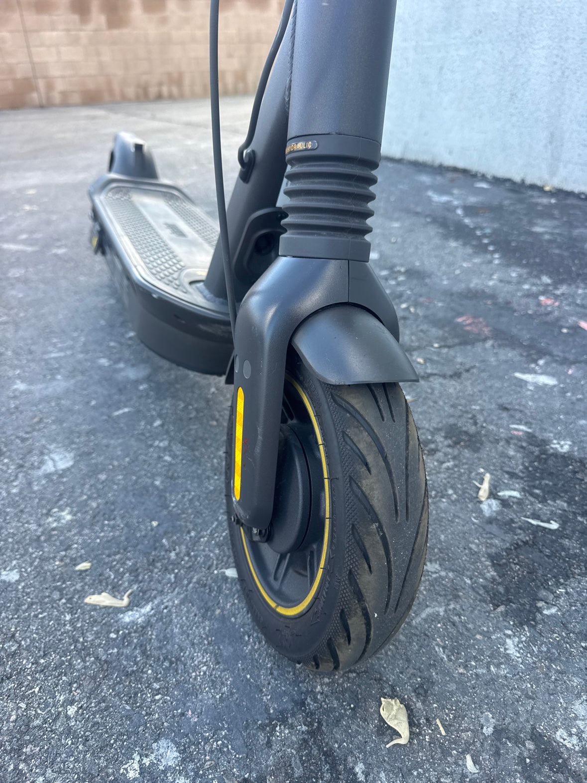 Segway Ninebot Max G2 Electric Scooter - 43 Mile Range, 22 MPH, Apple Find My - Black
