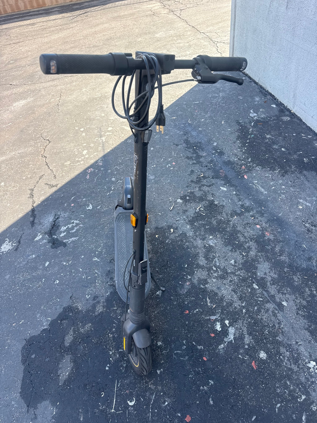Segway Ninebot Max G2 Electric Scooter - 43 Mile Range, 22 MPH, Apple Find My - Black