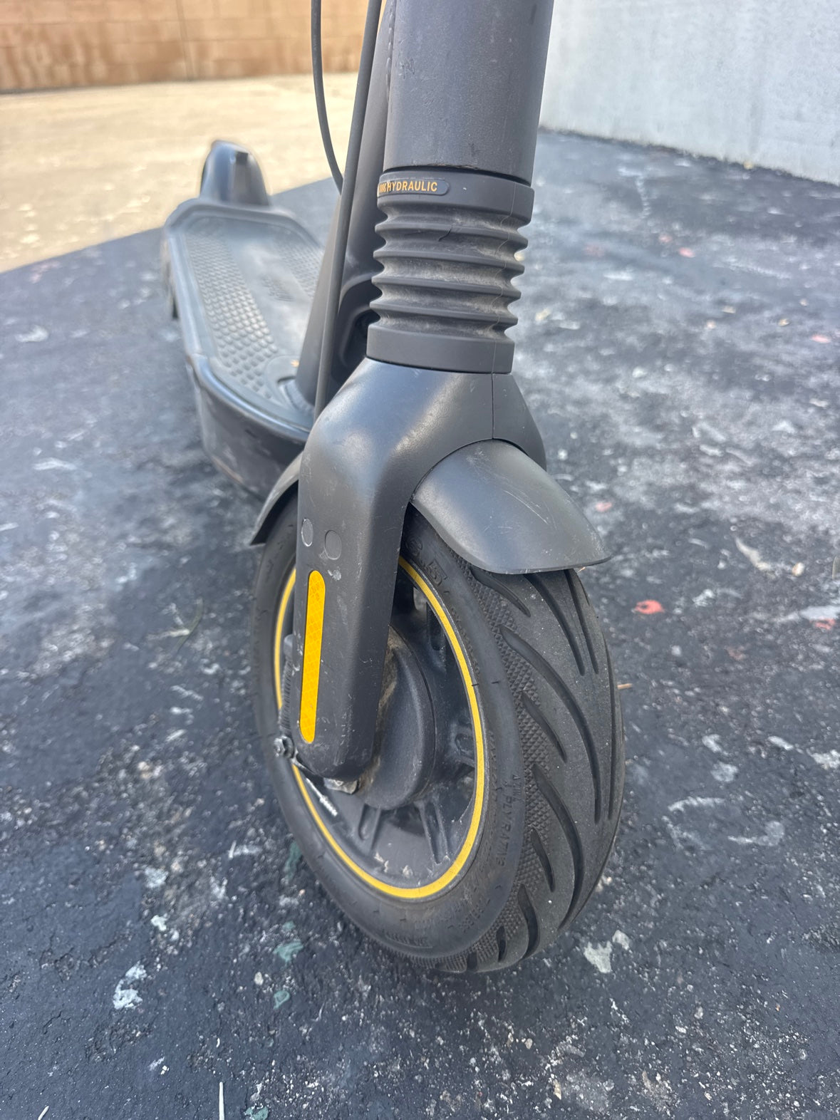 Segway Ninebot Max G2 Electric Scooter - 43 Mile Range, 22 MPH, Apple Find My - Black