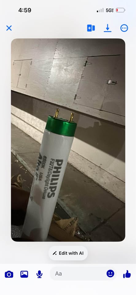 75x Philips T8 Fluorescent Light Bulbs – 32W – 4100K Cool White