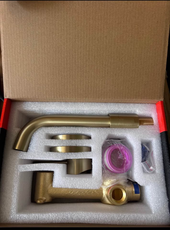 SUMERAIN Modern Wall Mount Bathroom Faucet – Brushed Gold