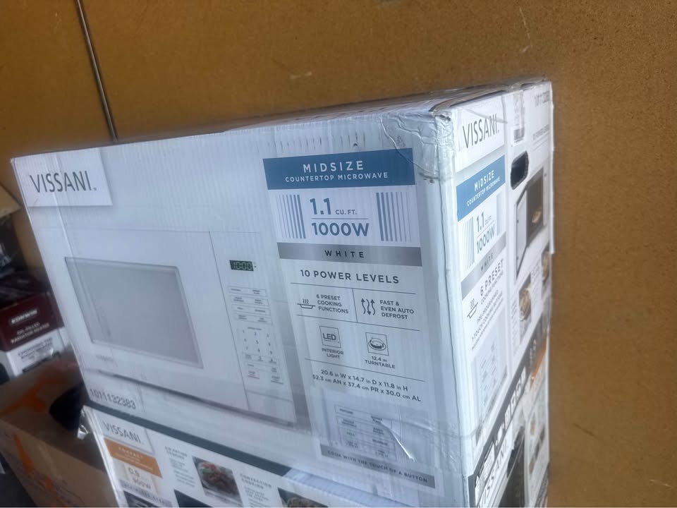Vissani 1.1 cu. ft. Countertop Microwave Oven in White