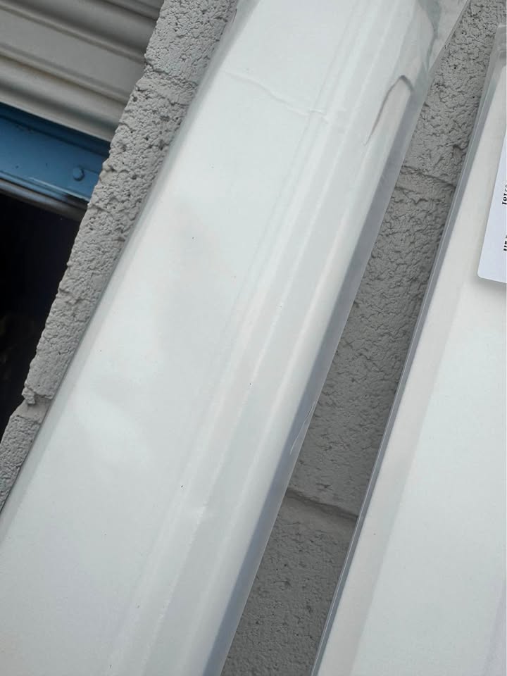 Richmond Verona White Shaker Crown Molding 96” Cabinet Trim