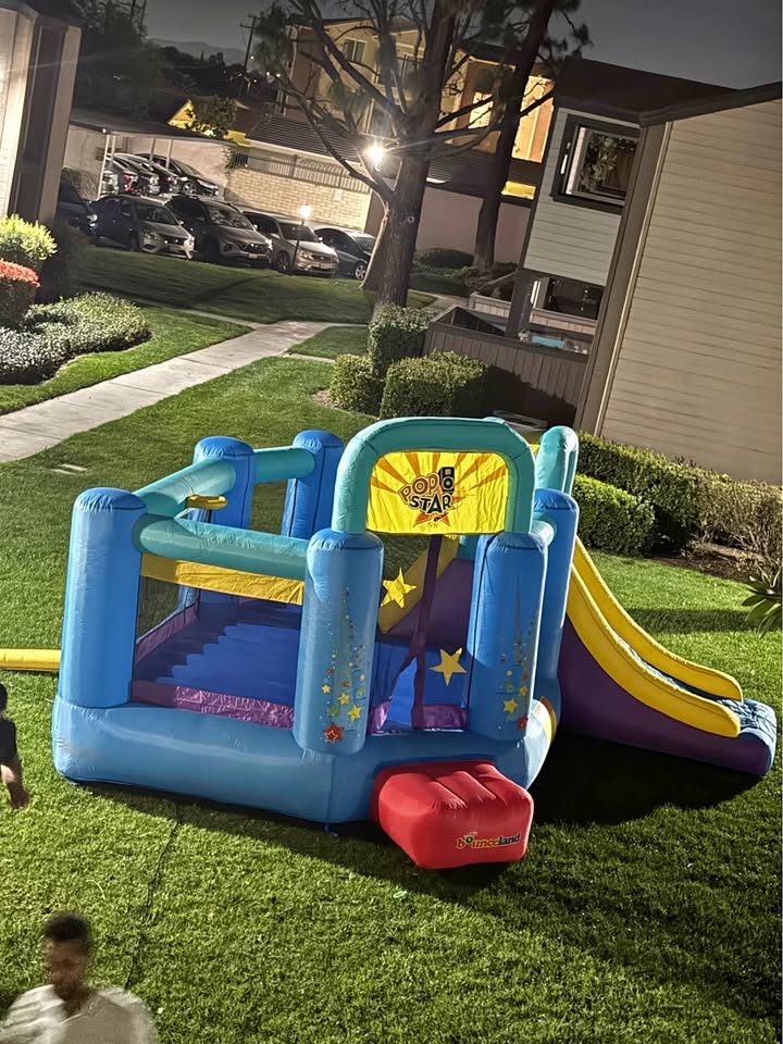 Kids Bounce House with Slide – Party Rental