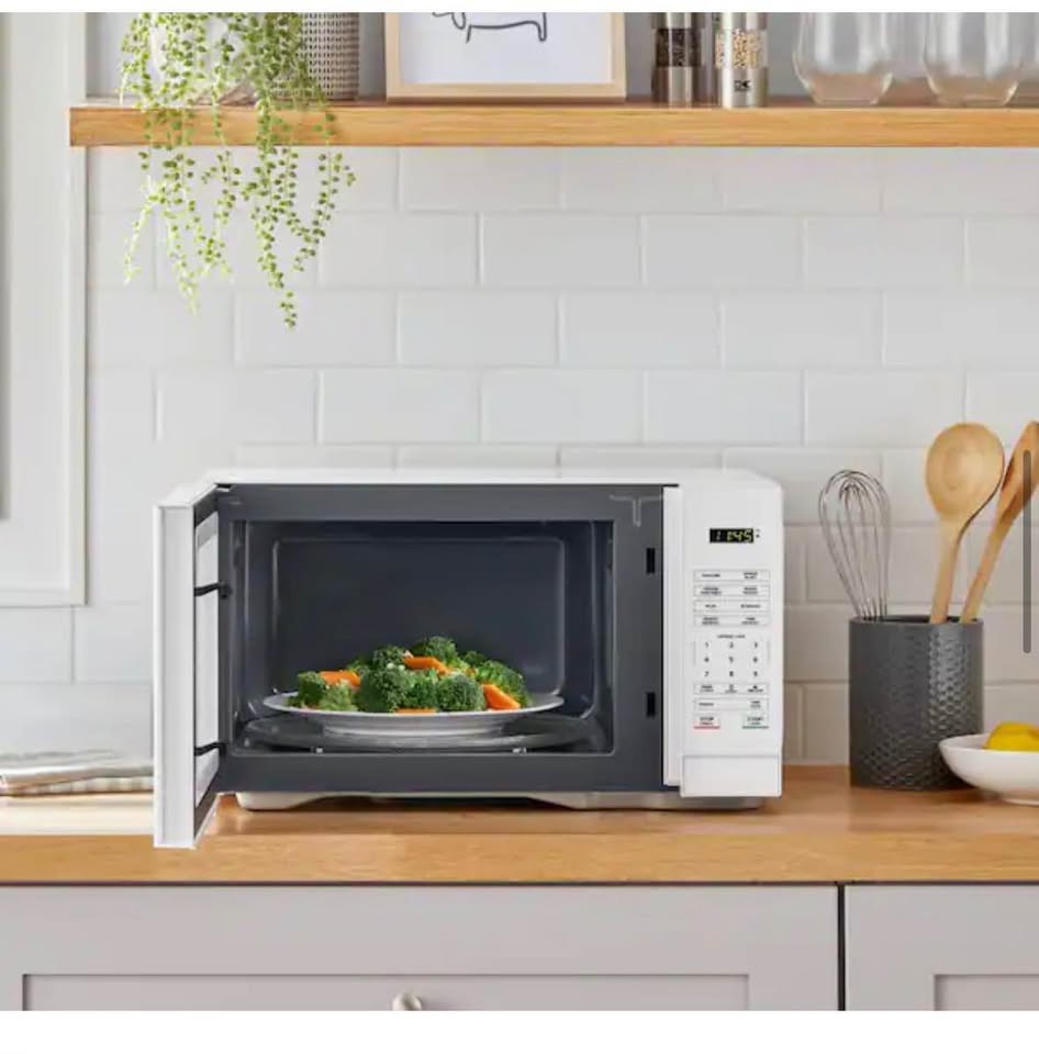 Vissani 1.1 cu. ft. Countertop Microwave Oven in White