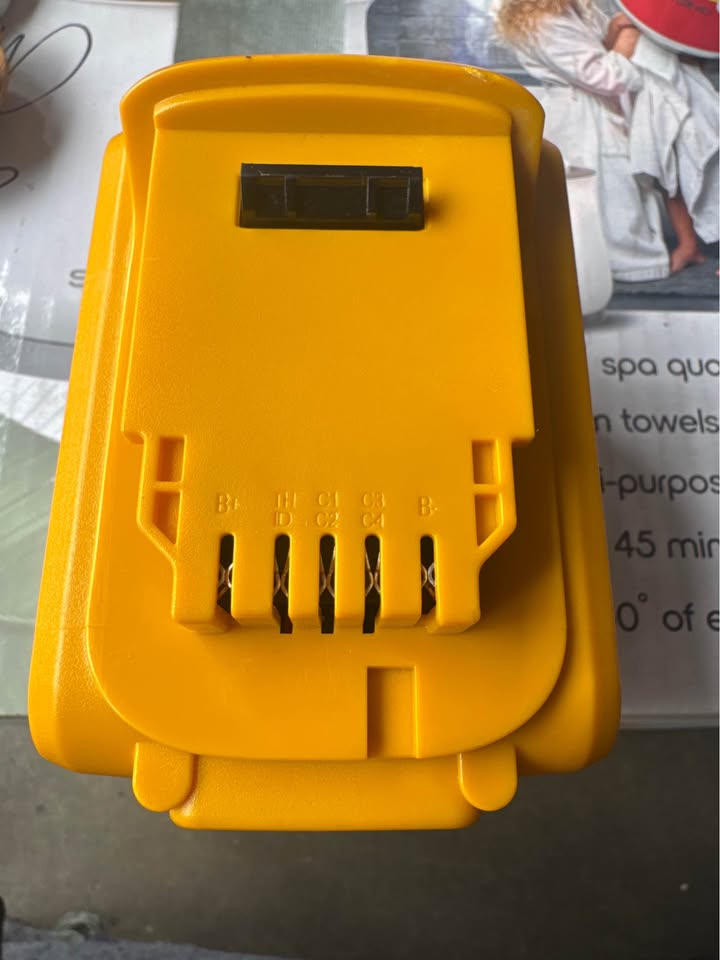 20V MAX 12Ah Li-Ion Replacement Battery DCB200 Extended Range