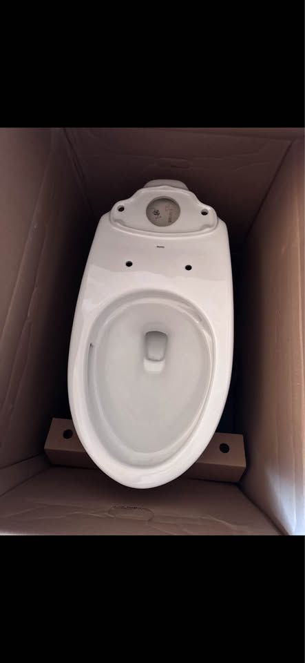TOTO Drake 2-Piece Elongated Toilet