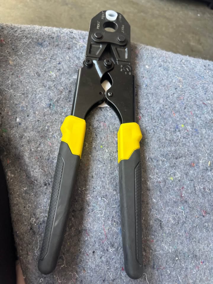 Apollo 1/2 in. and 3/4 in. PEX-B Crimp Tool