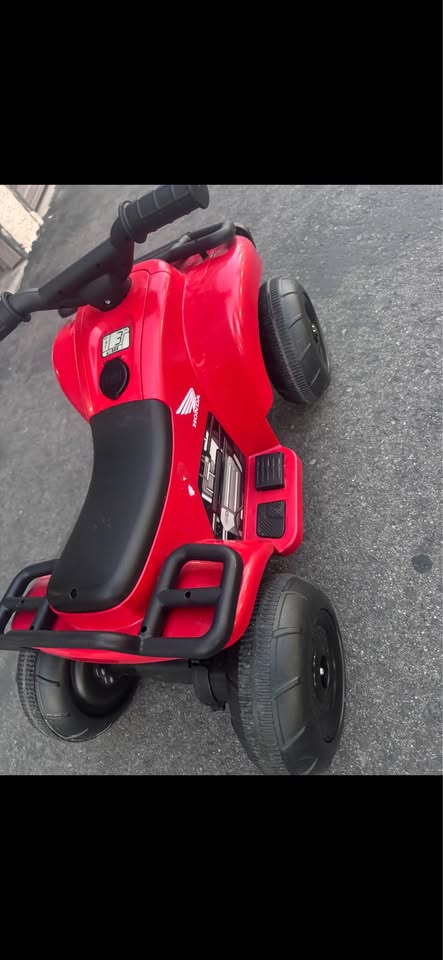 Honda Kids Ride-On ATV Quad Bike Red w/ Charger