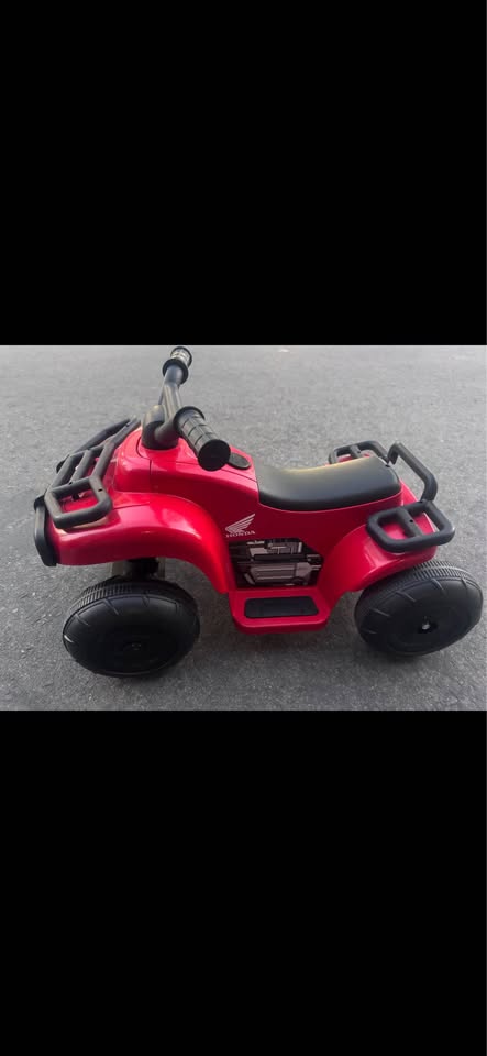 Honda Kids Ride-On ATV Quad Bike Red w/ Charger
