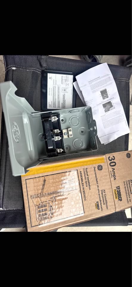 Halex 30 Amp Fused AC Pullout Disconnect