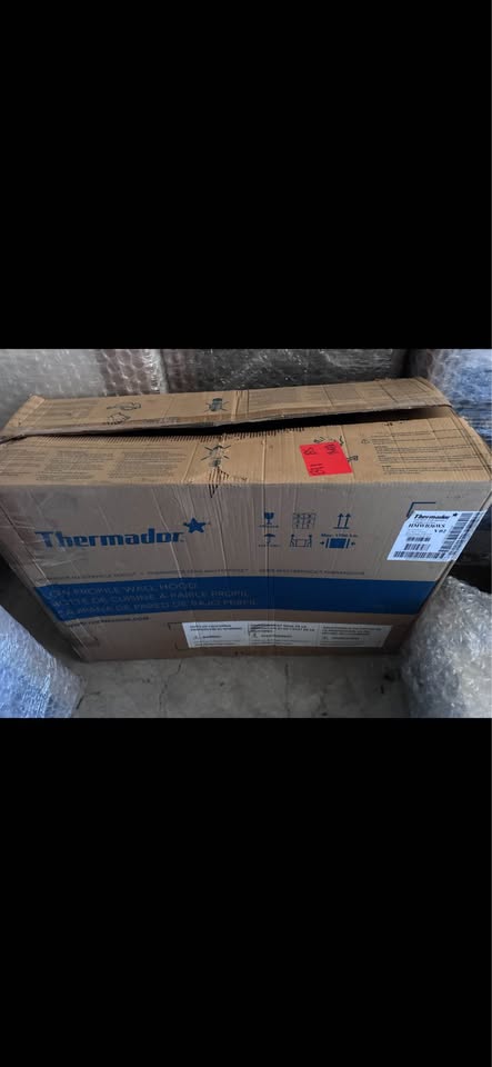 Thermador Masterpiece 36” Stainless Steel Wall Mount Range Hood