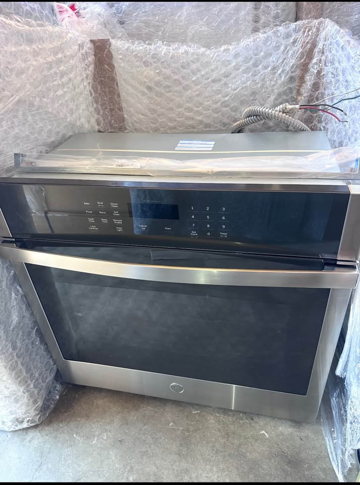 GE 30” Smart Single Wall Oven