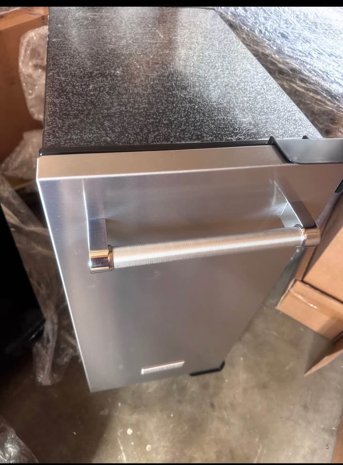 KitchenAid - 15" 22.8-Lb. Freestanding Icemaker - Stainless Steel