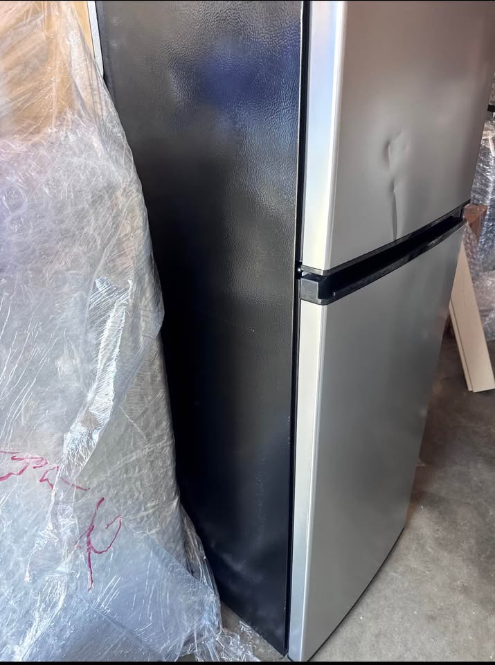 Insignia 7.2 Cu. Ft. Mini Fridge w/ Top Freezer – Stainless Steel Look