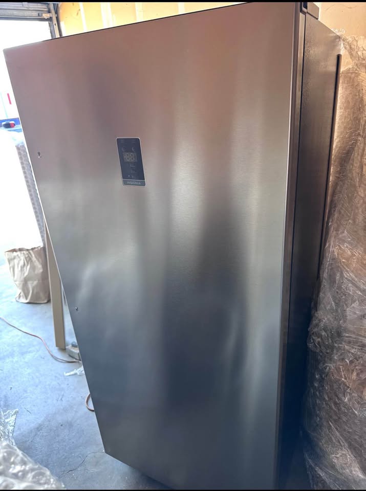 Insignia 13.8 Cu. Ft. Garage Ready Convertible Freezer - Stainless Steel