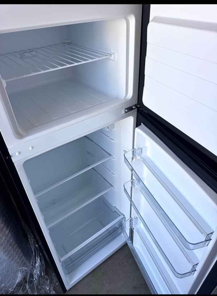 Insignia 7.2 Cu. Ft. Mini Fridge w/ Top Freezer – Stainless Steel Look