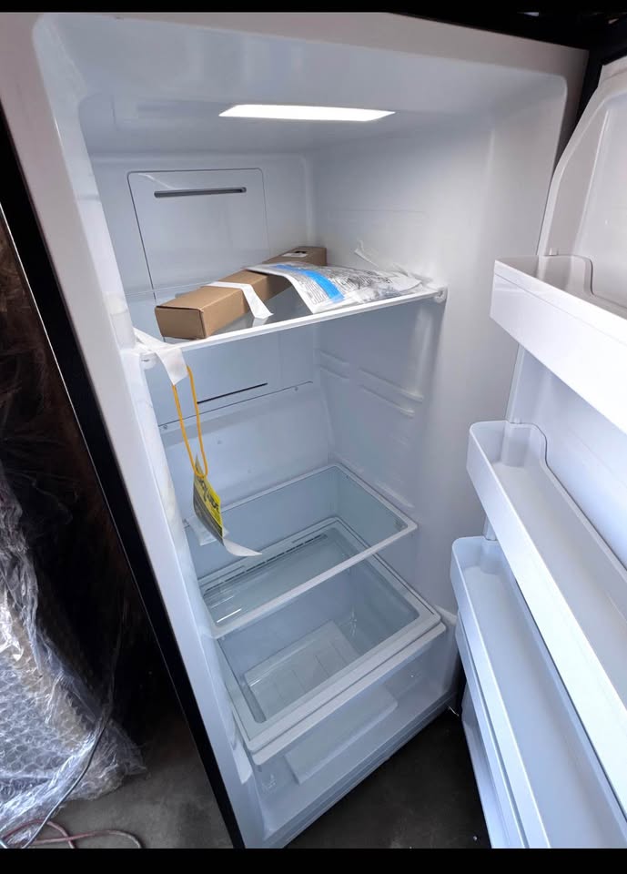 Insignia 13.8 Cu. Ft. Garage Ready Convertible Freezer - Stainless Steel