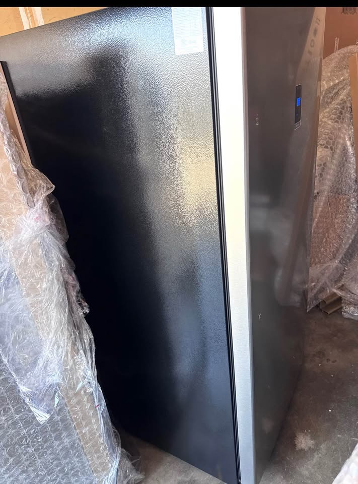 Insignia 13.8 Cu. Ft. Garage Ready Convertible Freezer - Stainless Steel