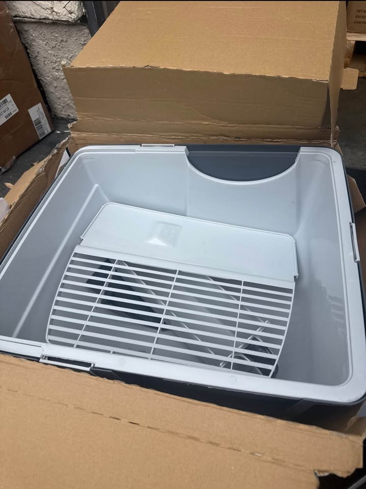 Omega Paw Easy Fill Self-Cleaning Cat Litter Box – New