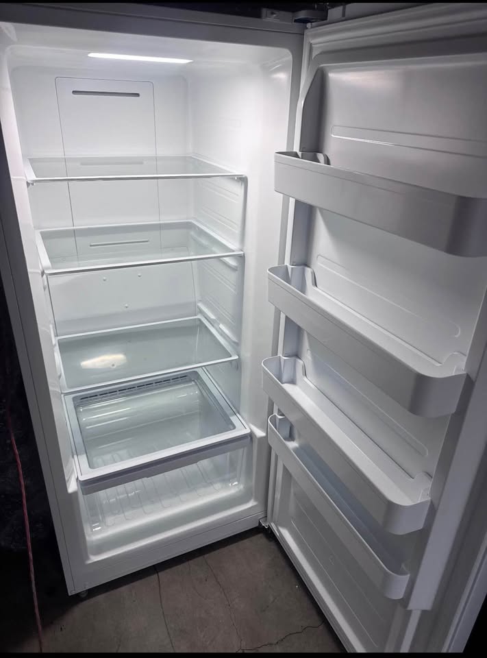 Insignia 13.8 Cu. Ft. Convertible Upright Freezer – White