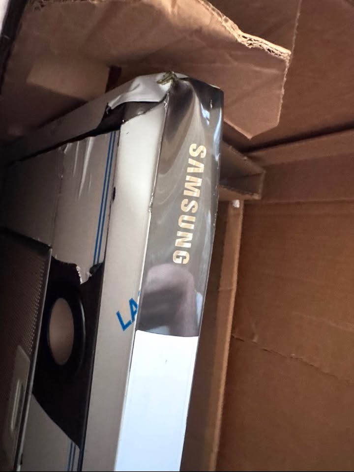 Samsung 30” Wall Range Hood – Black Stainless