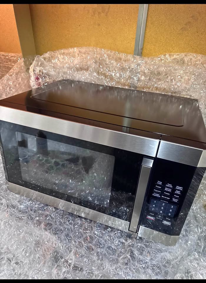 Insignia 1.6 Cu. Ft. Countertop Microwave with Inverter Technology – Stainless Steel