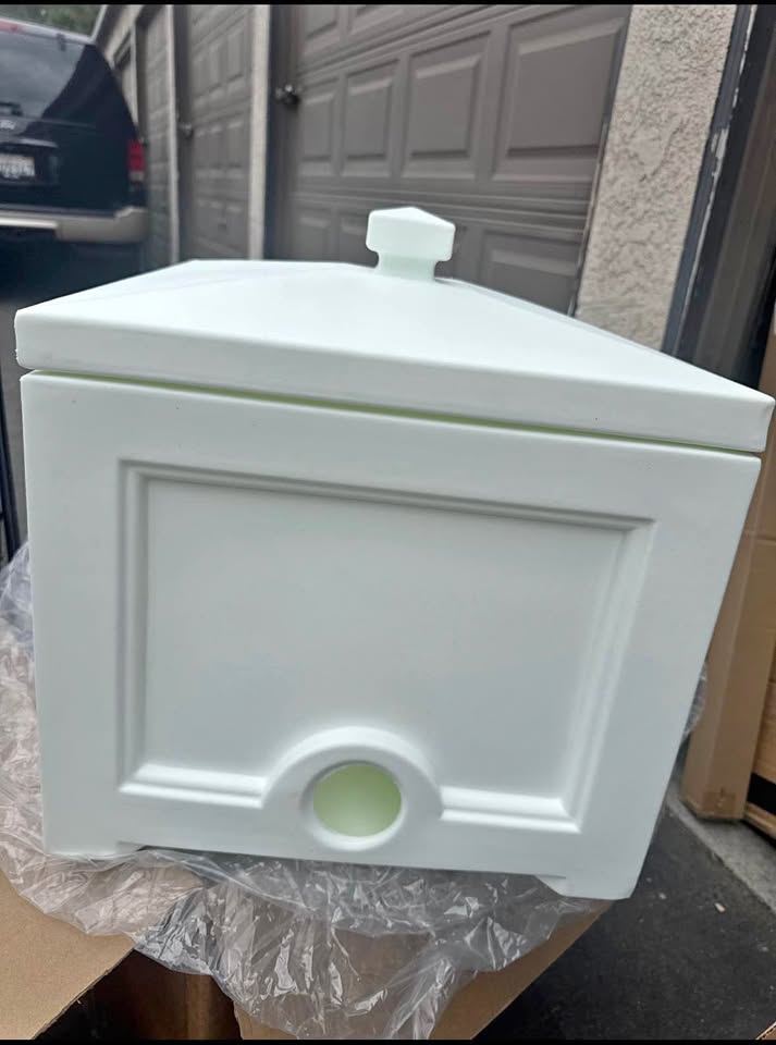 Mayne Fairfield White 100ft Hideaway Garden Hose Bin