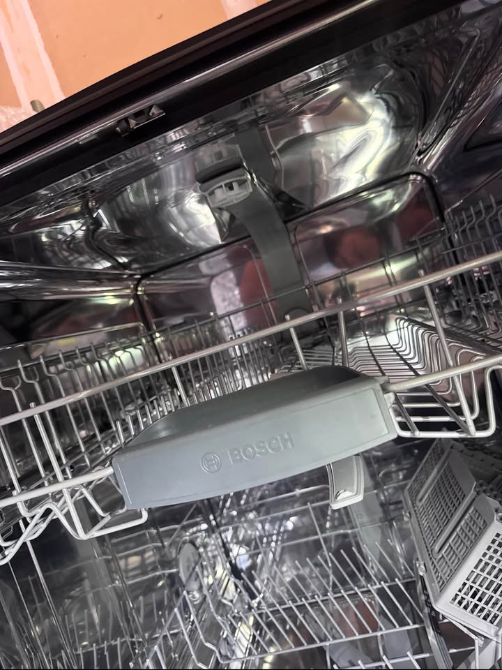 Bosch 100 Series 24” Smart Built-In Dishwasher – Panel Ready