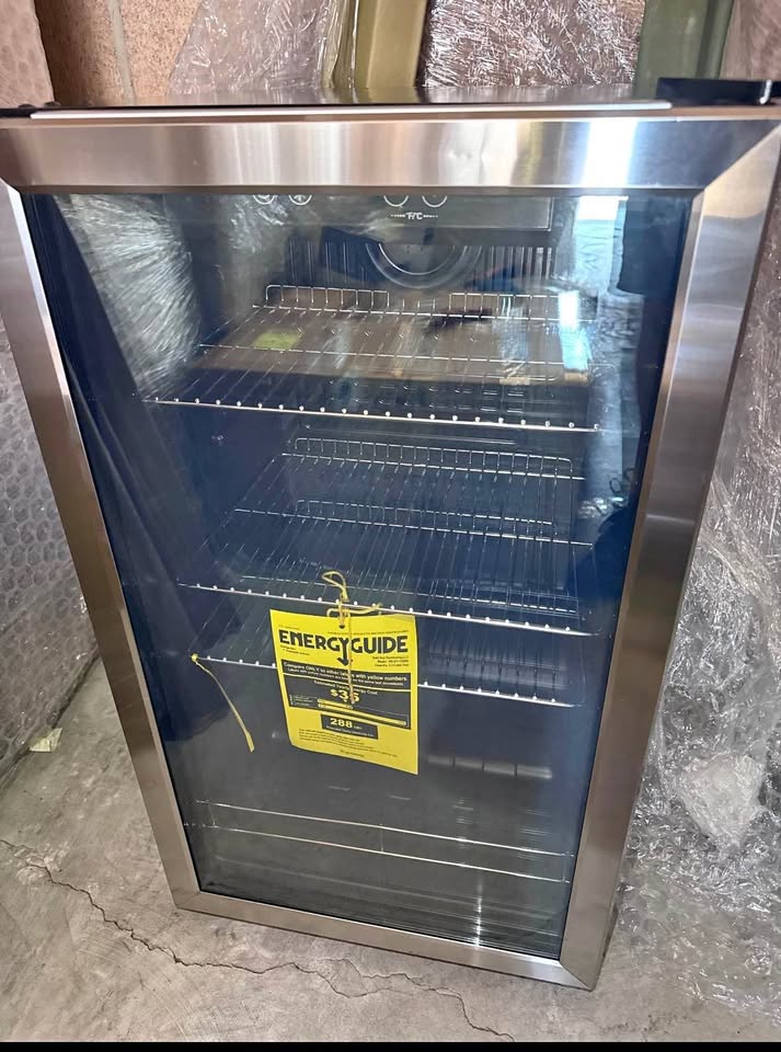 Insignia 115-Can Beverage Cooler NS-BC115SS9 - Stainless Steel