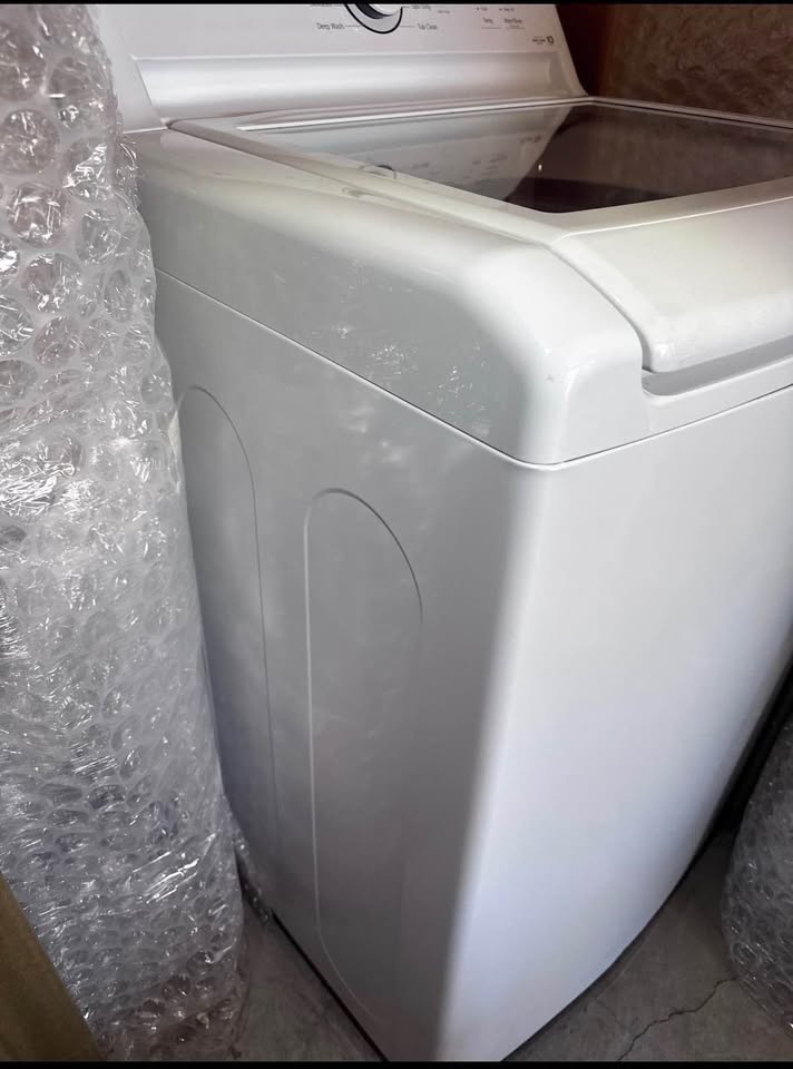 LG 4.1 Cu. Ft. Top Load Washer WT6105CW - White