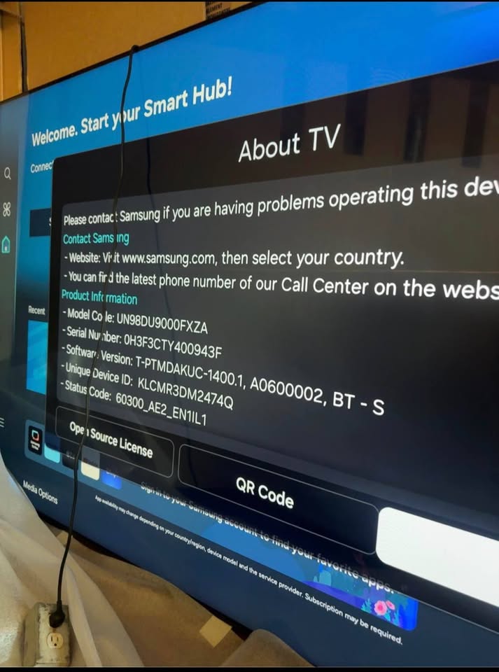 Samsung 98” Crystal UHD Smart TV UN98DU9000FXZA