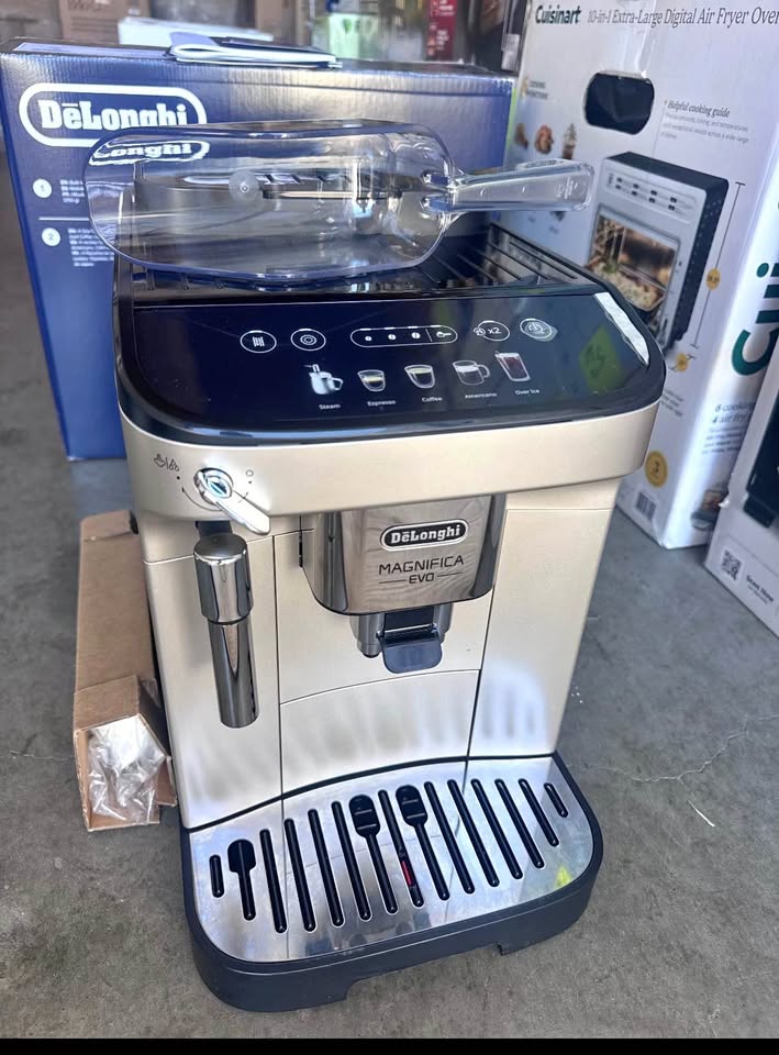 De’Longhi Magnifica Evo Espresso Machine