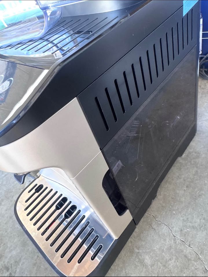De’Longhi Magnifica Evo Espresso Machine