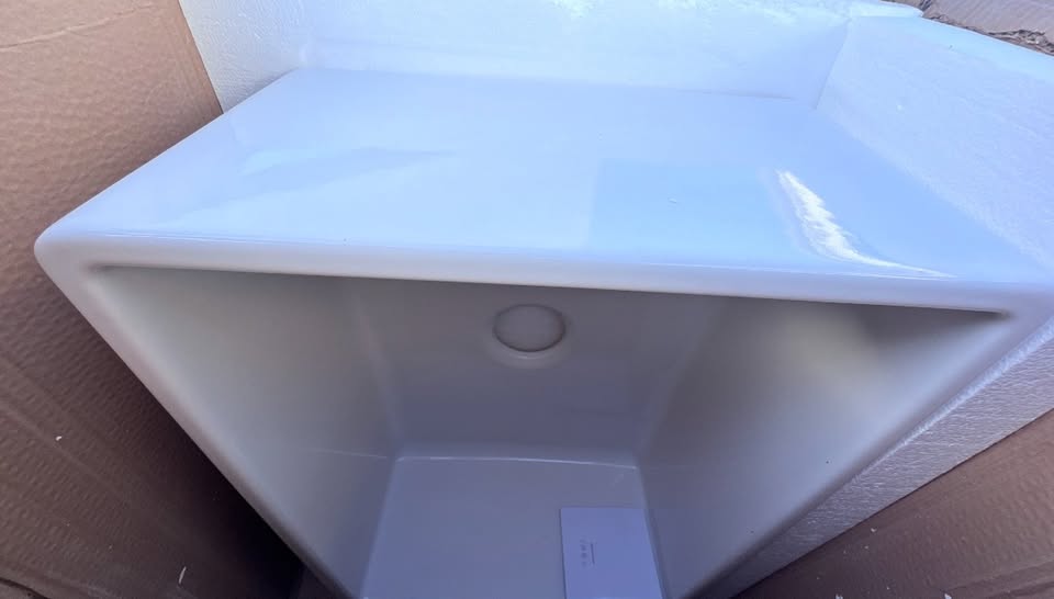 SINKOLOGY Austen 24" Farmhouse Fireclay Kitchen Sink
