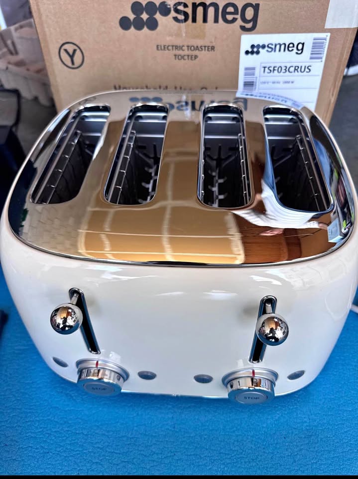 Smeg 4-Slice Toaster - Retro-Style Cream