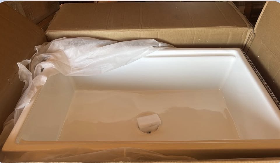 Eridanus 33" White Ceramic Farmhouse Kitchen Sink