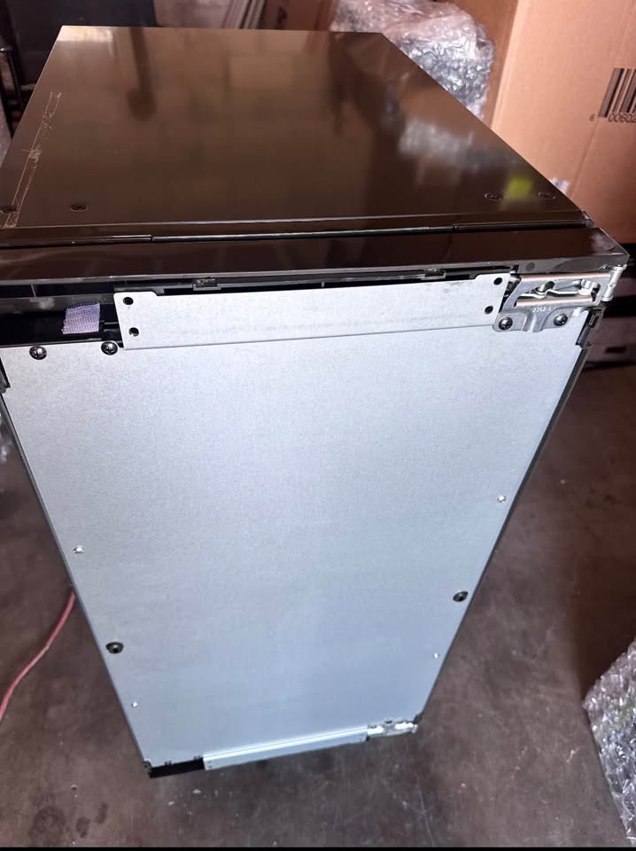 GE Profile 15” Nugget Ice Maker – Panel Ready