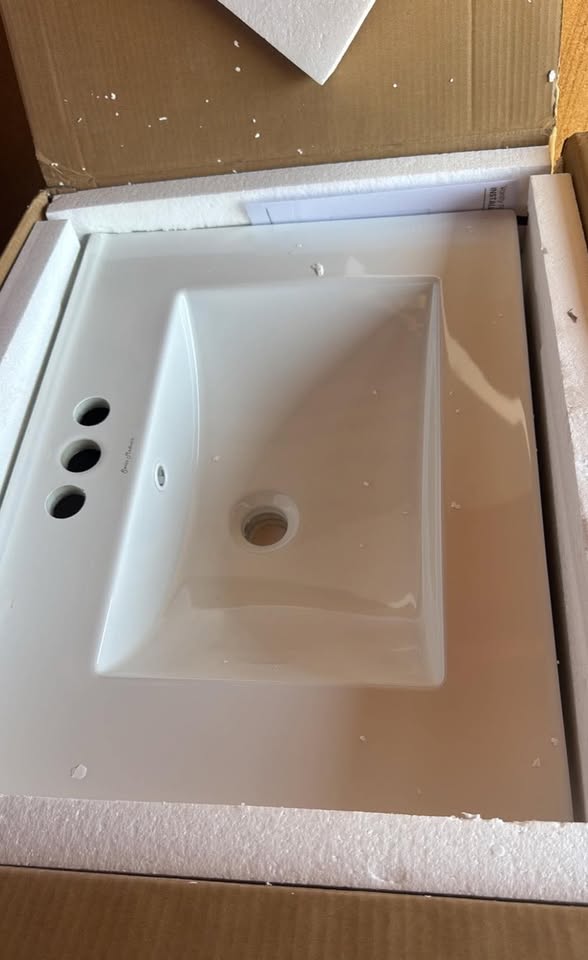 Swiss Madison 24" Ceramic Vanity Top, 3-Hole, Glossy White