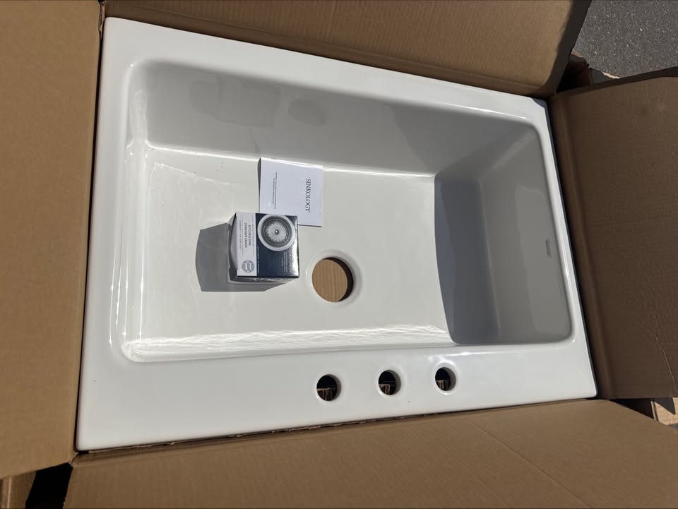 SINKOLOGY Parker 34 in. Farmhouse Kitchen Sink