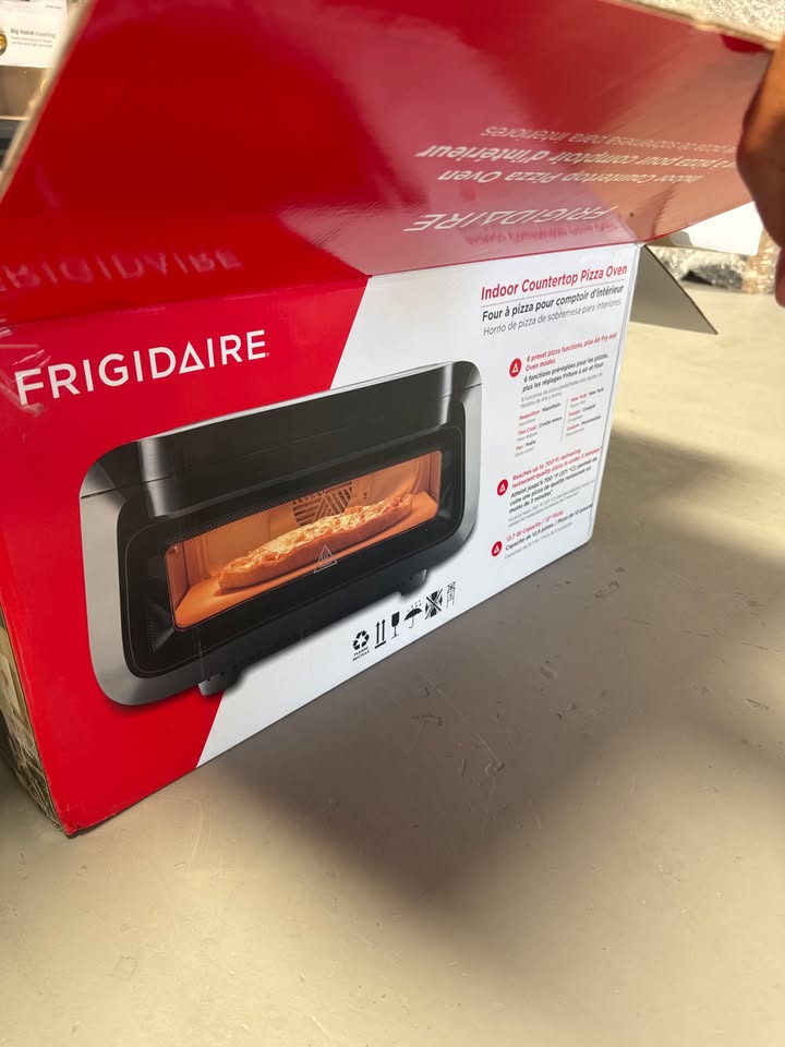 Frigidaire Indoor Countertop Pizza Oven