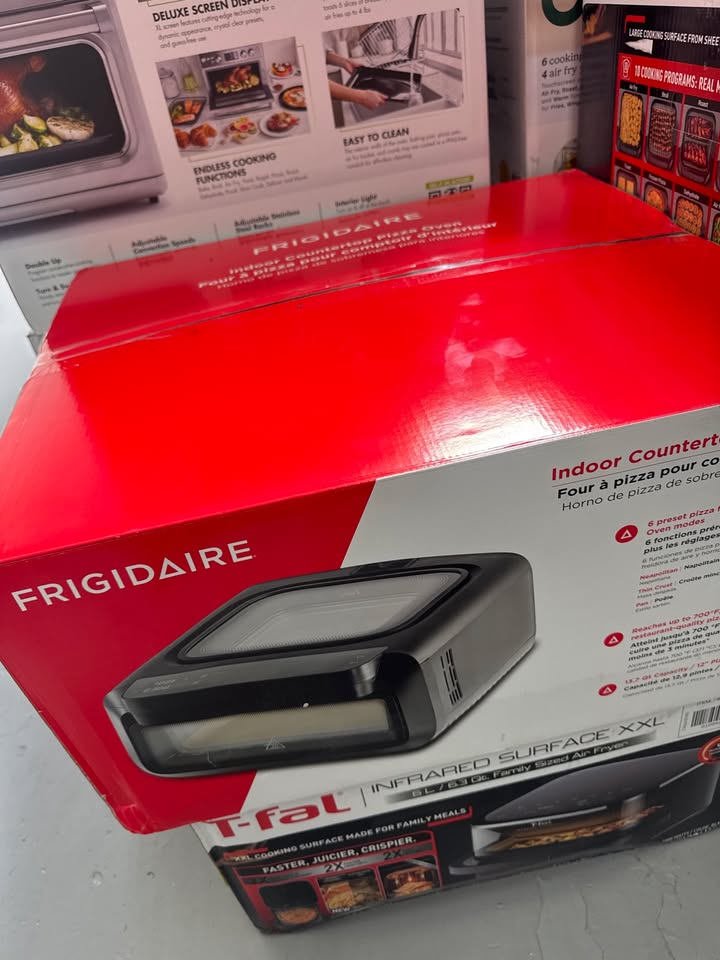 Frigidaire Indoor Countertop Pizza Oven