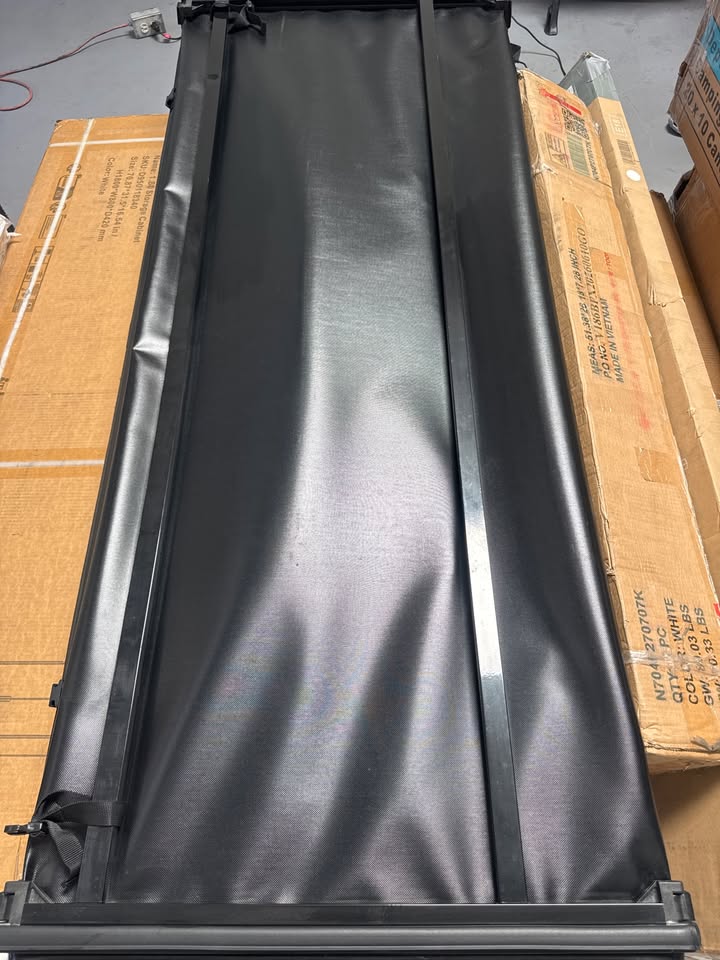 BAK Industries BAKFlip MX4 GEN 3 Hard Folding Tonneau Cover — Ford Super Duty 6'10" Bed