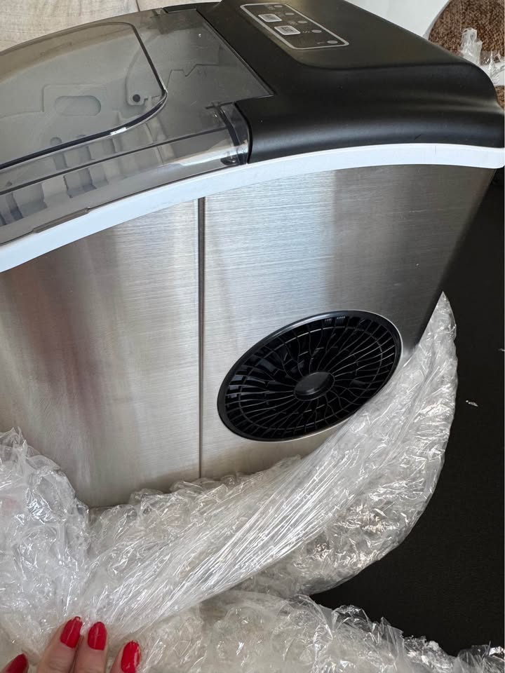Magic Chef 27 lbs. Bullet Ice Countertop Ice Maker in Stainless Steel