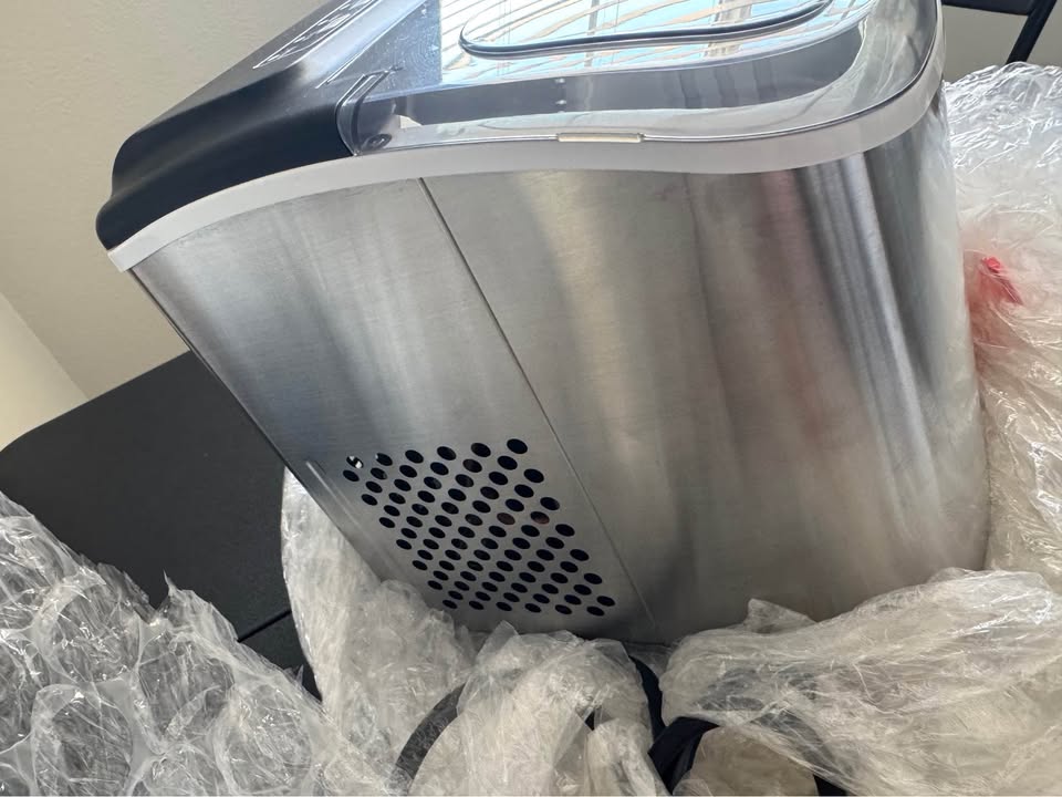 Magic Chef 27 lbs. Bullet Ice Countertop Ice Maker in Stainless Steel