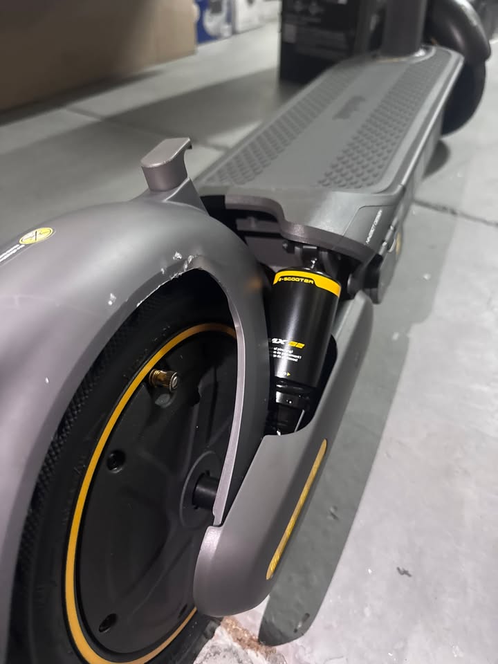 Segway Ninebot Max G2 Electric Scooter - 43 Mile Range, 22 MPH, Apple Find My - Black