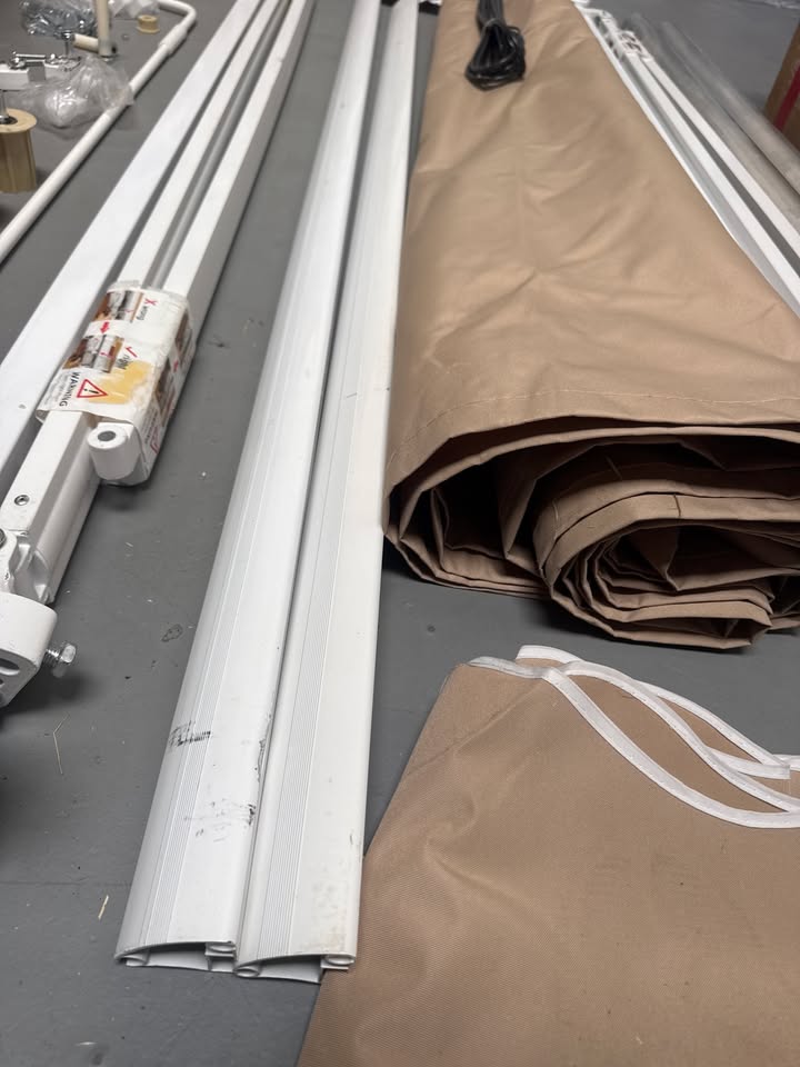 VEVOR Manual Retractable Patio Awning 10 x 8 ft - Beige