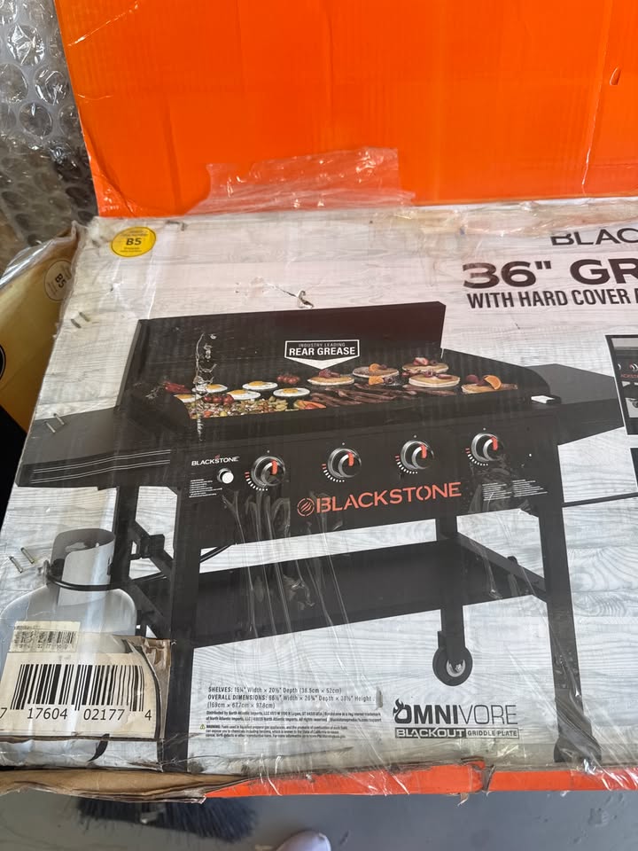 Blackstone Original 4-Burner 36 in. Propane Griddle with Hard Cover – Omnivore, Black