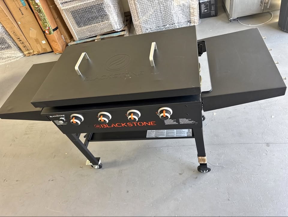 Blackstone Original 4-Burner 36 in. Propane Griddle with Hard Cover – Omnivore, Black
